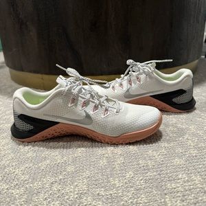 Nike Metcon Womens Shoes Size 8 White Gum Sneakers Training Gym